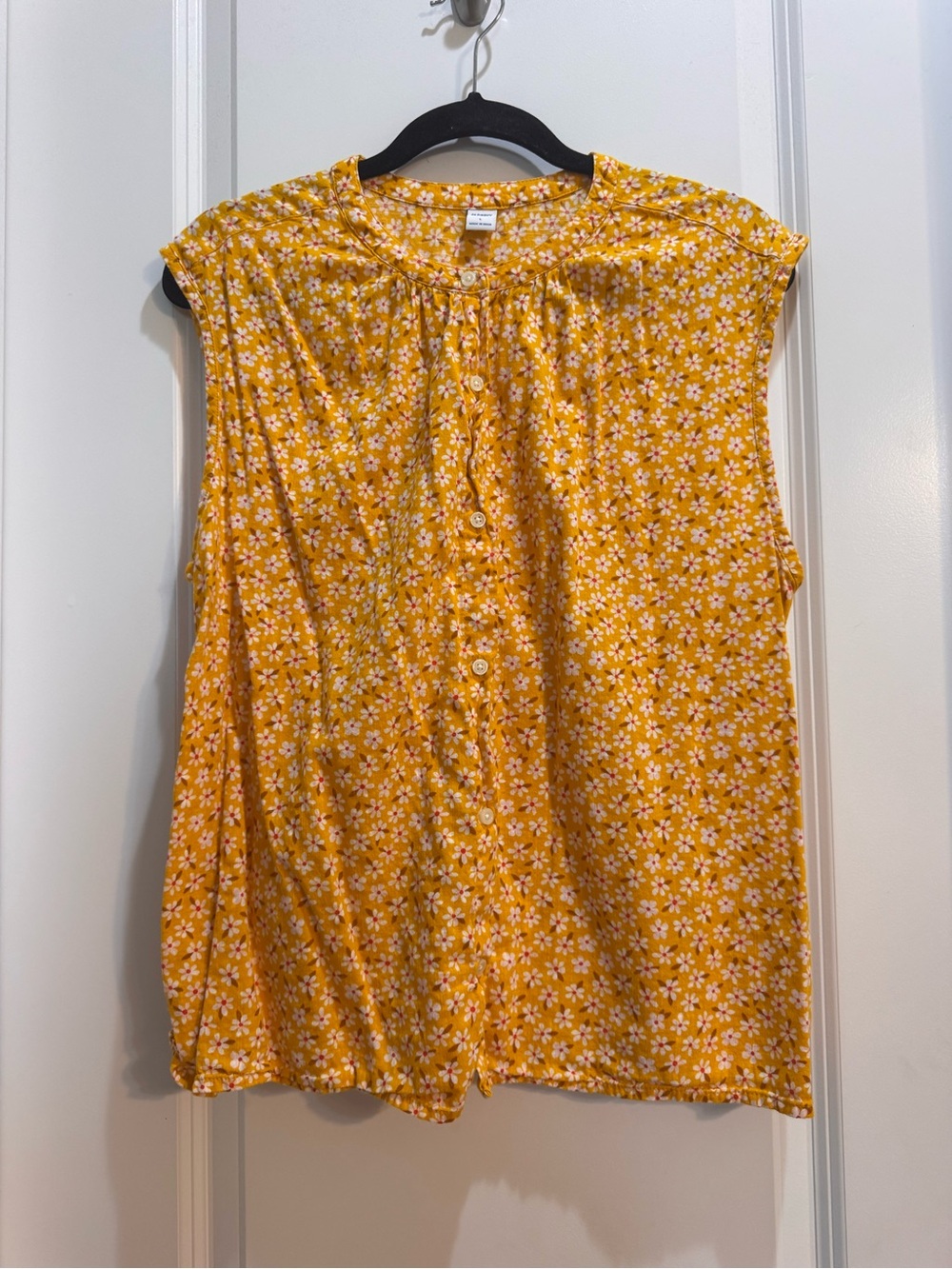 Old Navy Mustard Floral Sleeveless Button Down Top Large Round Neck Length 25”